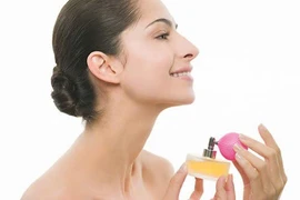 Mùa hè sử dụng nước hoa thế nào cho đúng?