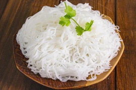 Góc khuất phía sau sợi bún, miến