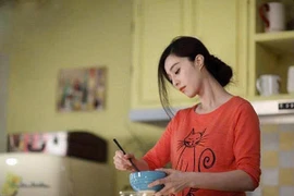 Giữ hôn nhân, phụ nữ có cần đánh đổi bản thân?