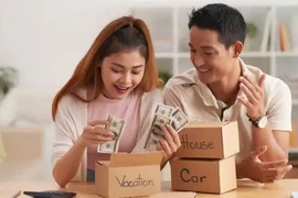 Hạnh phúc gia đình có giữ được trước bão giông kinh tế?