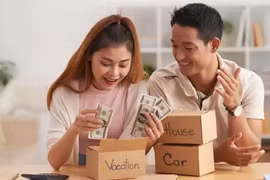 Hạnh phúc gia đình có giữ được trước bão giông kinh tế?