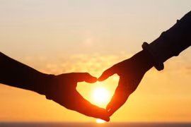 Có nên yêu lại người từng làm mình tổn thương?