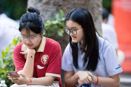 TP HCM đề xuất cấm học sinh dùng điện thoại ở trường