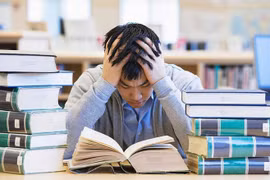 Đừng biến điểm số thành gánh nặng của con