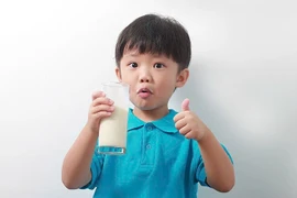 Lưu ý gì khi cho trẻ sử dụng sữa dinh dưỡng?