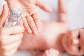 Dầu gió có thực sự an toàn với trẻ nhỏ?