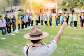 Cha mẹ nên làm gì để con có mùa trại hè an toàn, bổ ích?