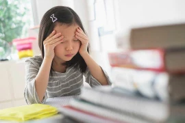 Biểu hiện sớm của rối loạn lo âu học đường ở trẻ