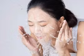 Bí quyết giữ ẩm da khi ở trong phòng điều hòa 