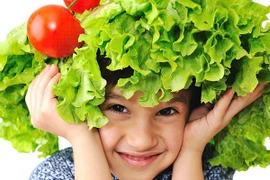 Làm sao để bé thích ăn rau?