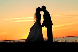 Kết hôn với người hiểu mình, không phải chỉ yêu mình