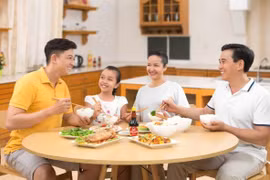 Hạnh phúc gia đình bắt đầu từ mâm cơm chung