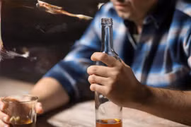 Rượu bia âm thầm hủy hoại não bộ