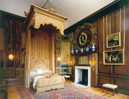 Bí mật bên trong phòng ngủ của các Nữ hoàng Anh 