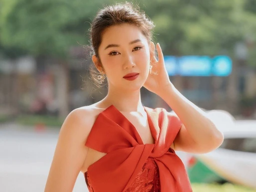 Thúy Ngân xinh đẹp, gợi cảm ở tuổi 30