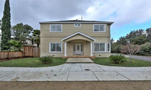 Choáng ngợp ngôi nhà "dát vàng" của vợ chồng Đan Trường