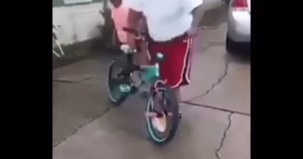 Video: Ăn Tết sẽ khiến bạn trở nên thế này đây