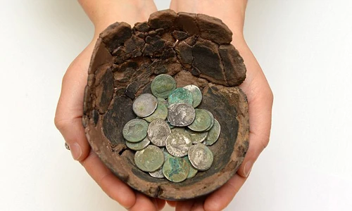 Phát hiện kho báu đồng xu La Mã cực giá trị 