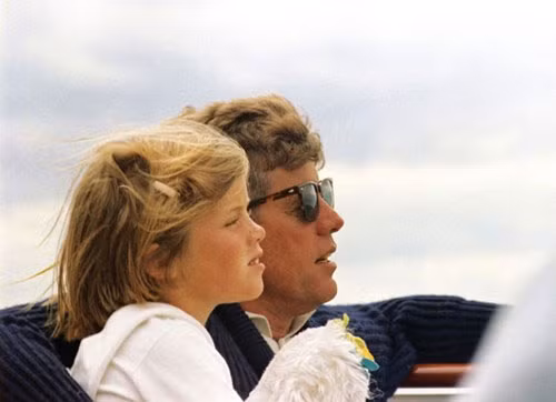 Ảnh đắt giá về cuộc đời Kennedy (2)