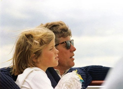 Ảnh đắt giá về cuộc đời Kennedy (2)