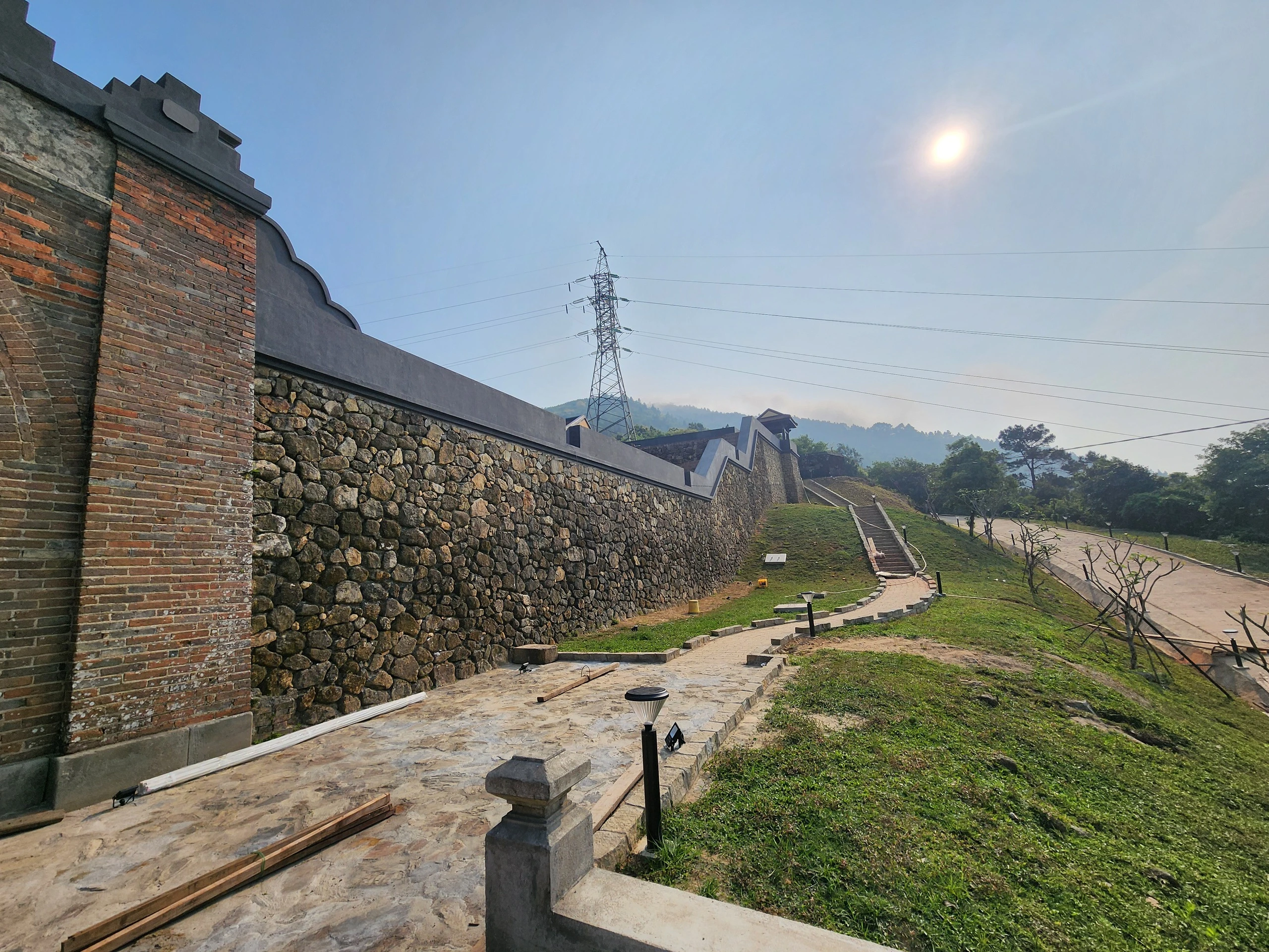 Ngắm “Thiên hạ đệ nhất hùng quan” sau khi được phục dựng