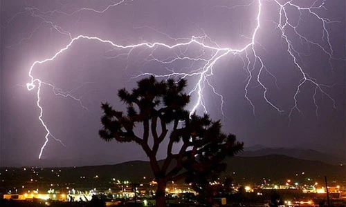 Té ngửa những trường hợp dễ bị sét đánh chí mạng