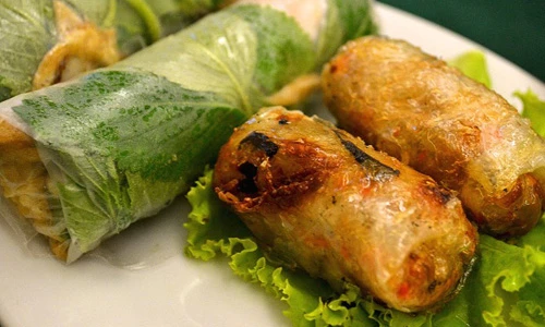 CNN khen hết lời 10 món ăn đường phố Việt Nam