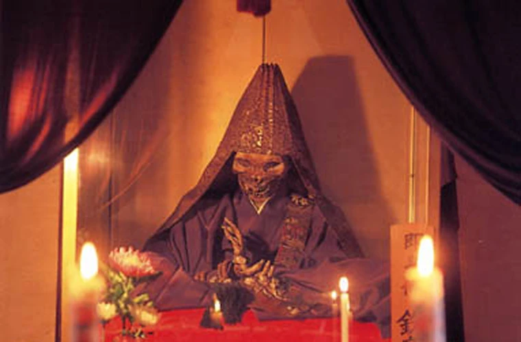 8 kiểu ma chay quái dị nhất hành tinh