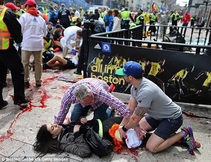 Chùm ảnh: Người Mỹ “quằn quại” vì khủng bố