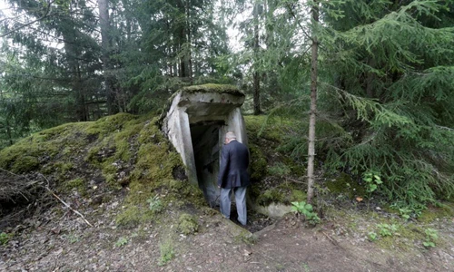 Đột nhập căn cứ tên lửa cực nổi tiếng của Liên Xô