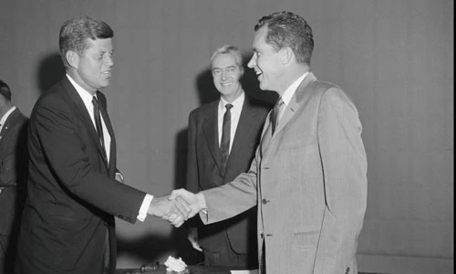 Nhìn lại cuộc tranh luận cực nóng trong lịch sử bầu cử Mỹ