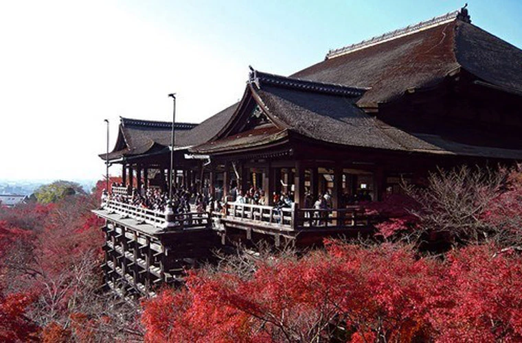 Đắm mình trong 10 kỳ quan siêu cổ