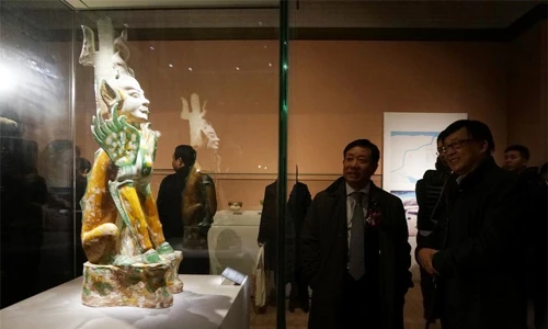 Cận cảnh đồ gốm cổ tuyệt đẹp thời nhà Đường