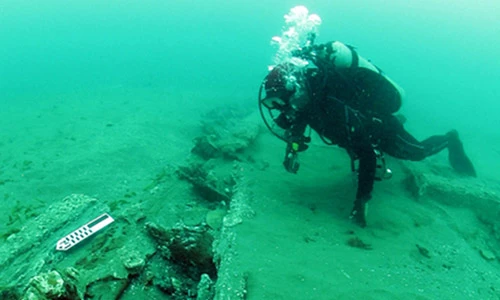 Cận cảnh xác tàu đắm chất đầy bảo kiếm