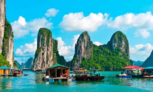 Hạ Long lọt top 15 chuyến đi phải thử trước 40 tuổi