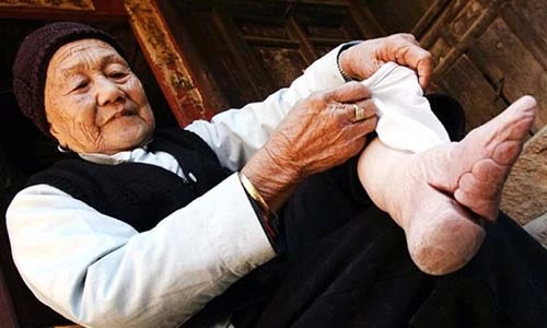 Sự thật tục bó chân của người Trung Quốc thời xưa