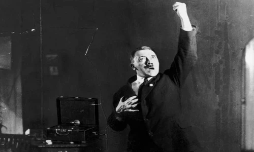 Góc khuất kinh ngạc về con người trùm phát xít Hitler