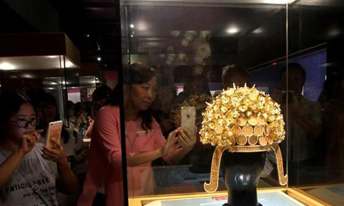 Chiêm ngưỡng vương miện cổ nhất của hoàng hậu Trung Quốc