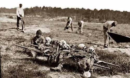 Chuyện rùng rợn ở các địa điểm nổi tiếng thế giới 