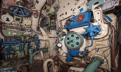 Bên trong tàu ngầm bỏ hoang của Liên Xô có gì đặc biệt?