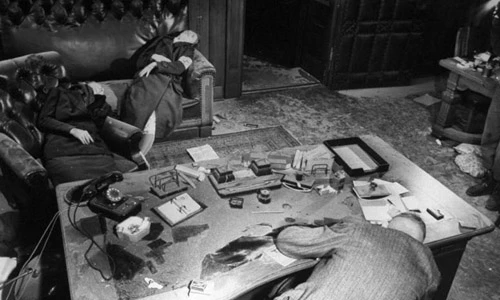 Ảnh hiếm quan chức phát xít Đức tự sát