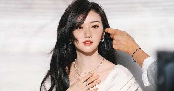 Độ nổi tiếng của mỹ nữ đang bị đăng tin lộ 3 video nhạy cảm