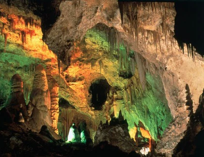 5 hang động gây sửng sốt nhất thế giới