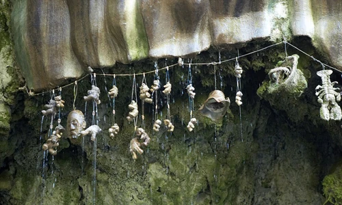 Bí ẩn giếng hóa đá bị ác quỷ nguyền rủa ở Anh