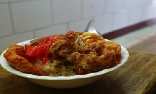 Video: Quán xôi chả cua nổi tiếng nhất phố cổ Hà Nội