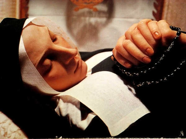 Ngỡ ngàng vẻ đẹp của thi hài Thánh nữ hoàn mỹ nhất TG