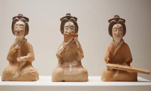 Cận cảnh kiệt tác gốm về phụ nữ Trung Quốc thời xưa