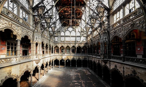 Những công trình bỏ hoang đẹp ma quái ở châu Âu