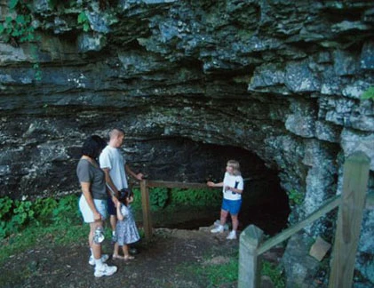 Thám hiểm địa danh ma ám khét tiếng nước Mỹ