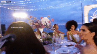 Thien An phan ung cuc ben khi bi MC Miss Grand chiem cho-Hinh-4